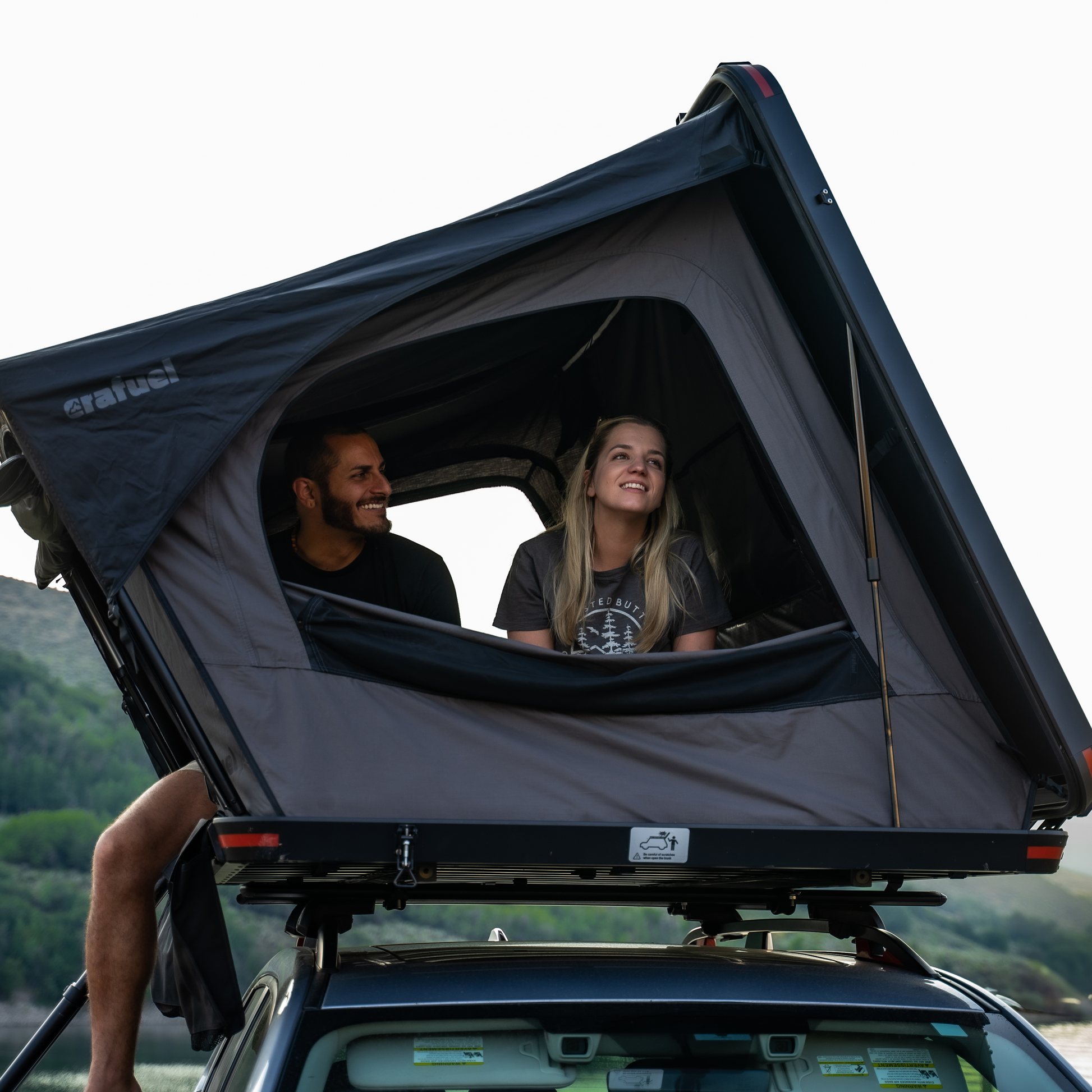 rooftop camping tent SummitBreeze XL - 55" Aluminum Rooftop Tent